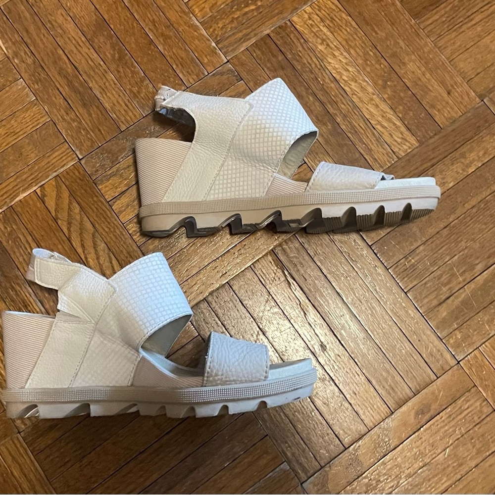 Sorel White Wedge Sandals with Textured Straps